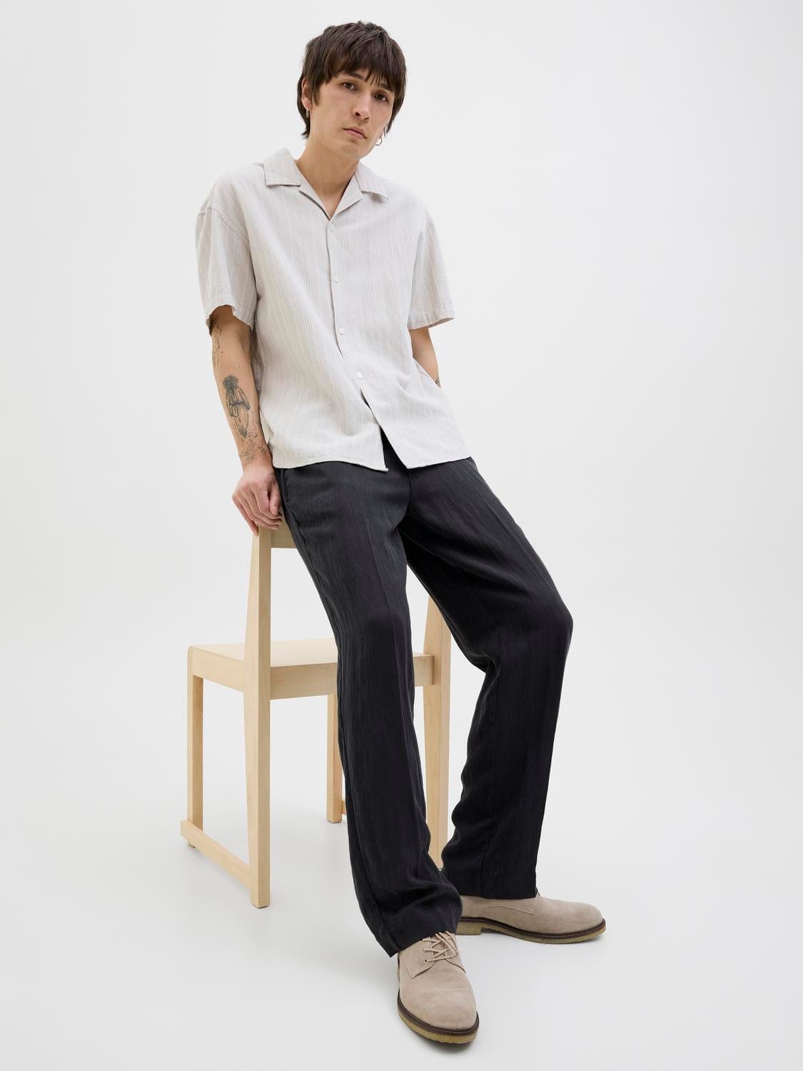 model_shot-creative